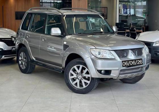 MITSUBISHI PAJERO TR4 2.0 4X2 16V 140CV FLEX 4P AUTOMÁTICO MITSUBISHI PAJERO TR4 2.0 4X2 16V 140CV FLEX 4P AUTOMÁTICO